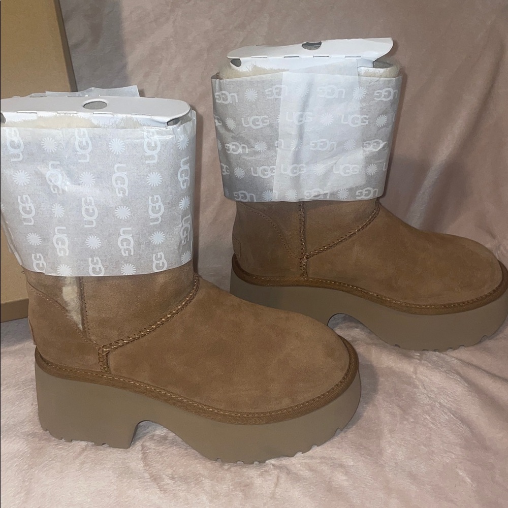 NWT UGG ESMEE Platform Heeled Boot in Chestnut - Picture 10 of 16